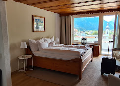 Modernes Zimmer im Hotel Graubünden